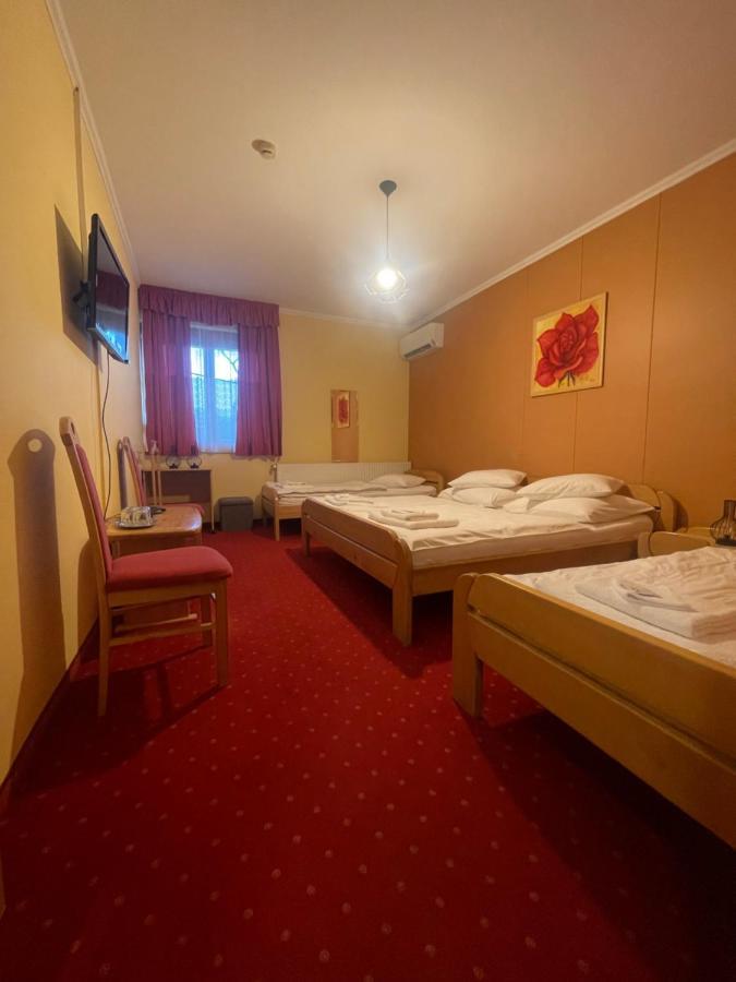 Euro Panzio Hotel Debrecen Exterior photo